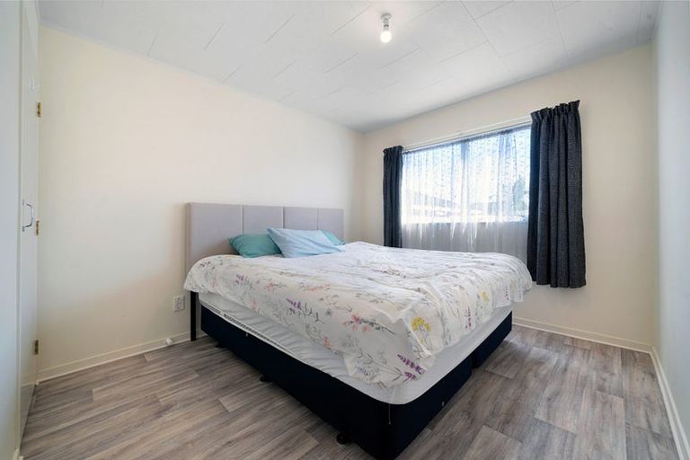Photo of property in 12b Sturges Road, Henderson, Auckland, 0612