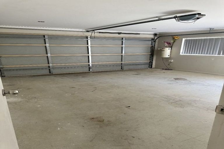 Photo of property in 73a Robert Skelton Place, Clendon Park, Auckland, 2103