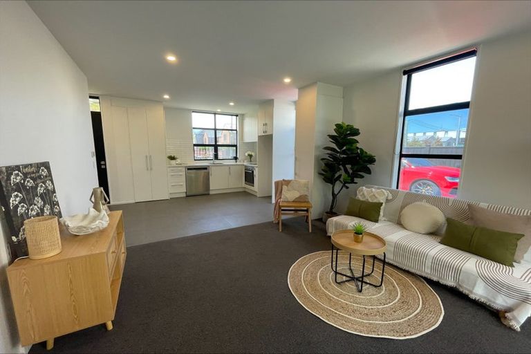 Photo of property in 1/27 Gracefield Avenue, Christchurch Central, Christchurch, 8013