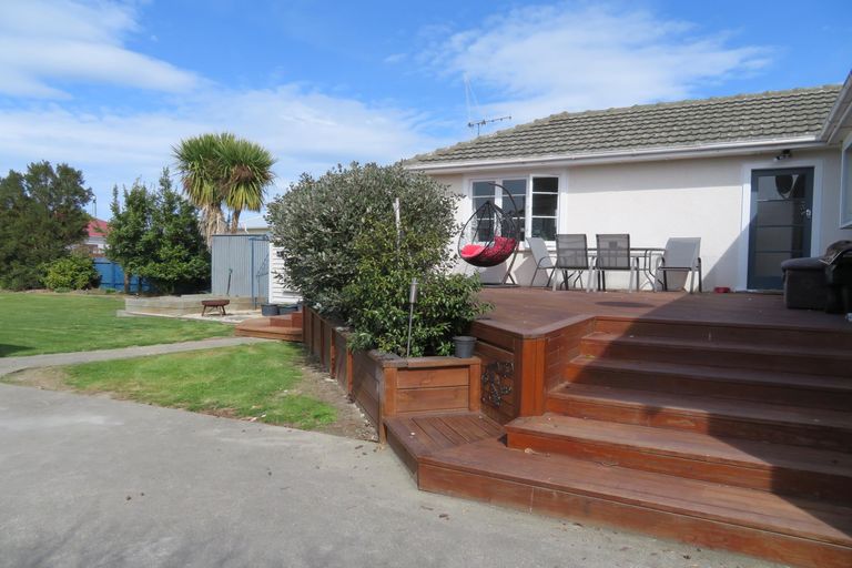 Photo of property in 75 Rhodes Street, Waimate, 7924