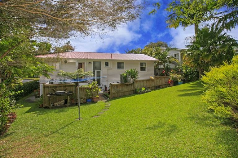 Photo of property in 17 Halberg Street, Glenfield, Auckland, 0629