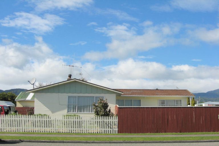 Photo of property in 27 Perth Street, Levin, 5510