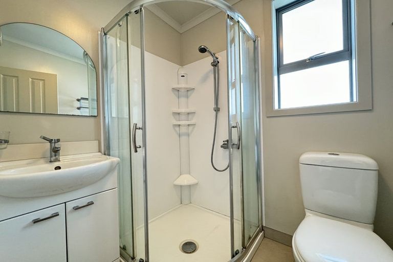 Photo of property in 52d Mandalay Terrace, Khandallah, Wellington, 6035