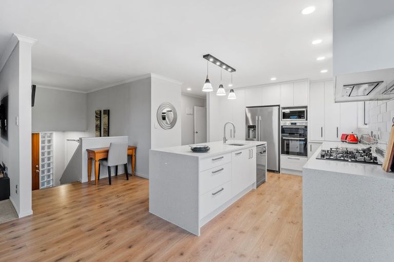 Photo of property in 107 Braemar Road, Castor Bay, Auckland, 0620