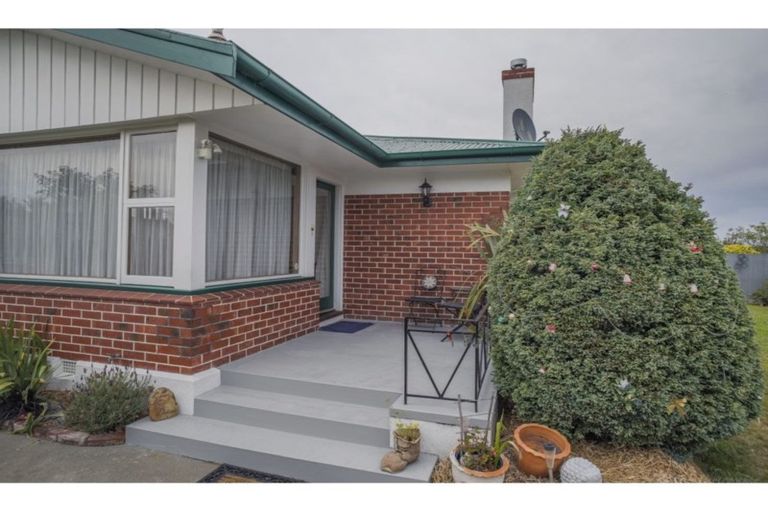 Photo of property in 28 Saint George Street, Watlington, Timaru, 7910