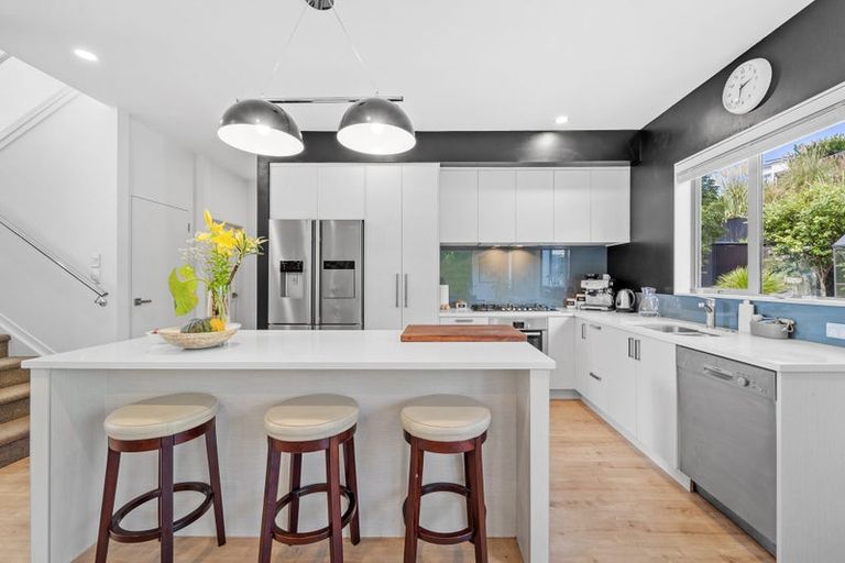 Photo of property in 9 Ruth Craig Place, Stanmore Bay, Whangaparaoa, 0932