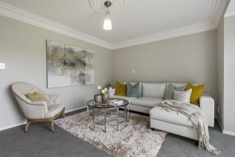 Photo of property in 21 Perotti Place, Conifer Grove, Takanini, 2112