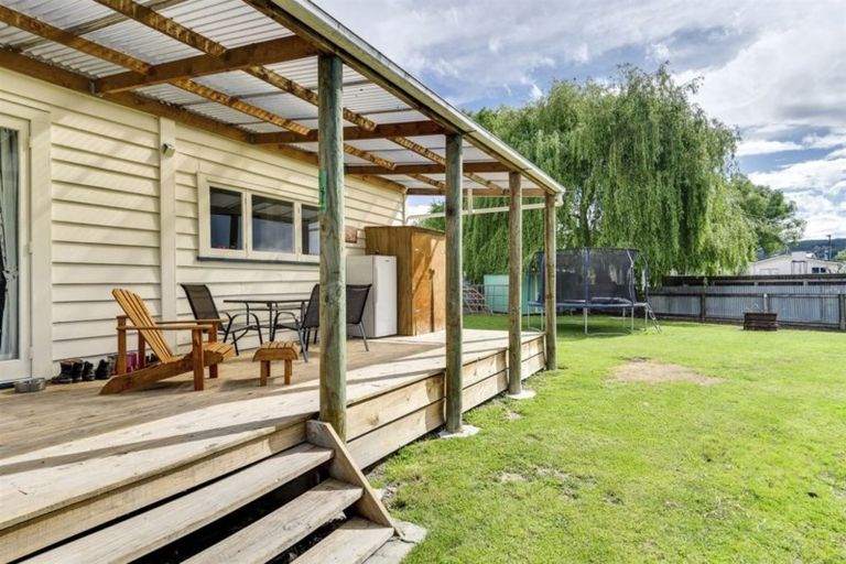 Photo of property in 30 Bell Street, Otane, 4202