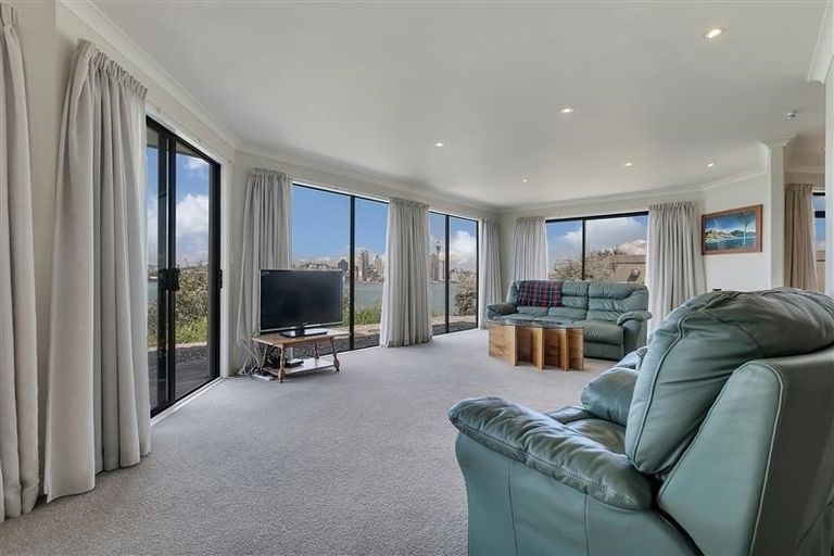 Photo of property in 61c Stanley Road, Stanley Point, Auckland, 0624