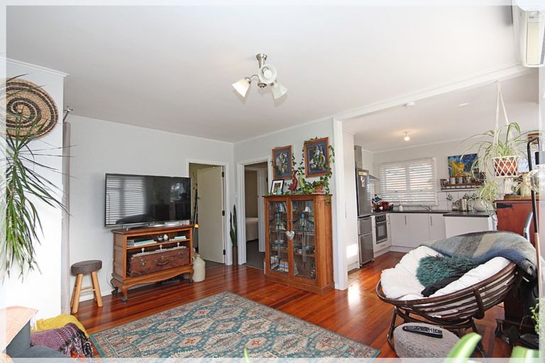 Photo of property in 30 The Avenue, Levin, 5510