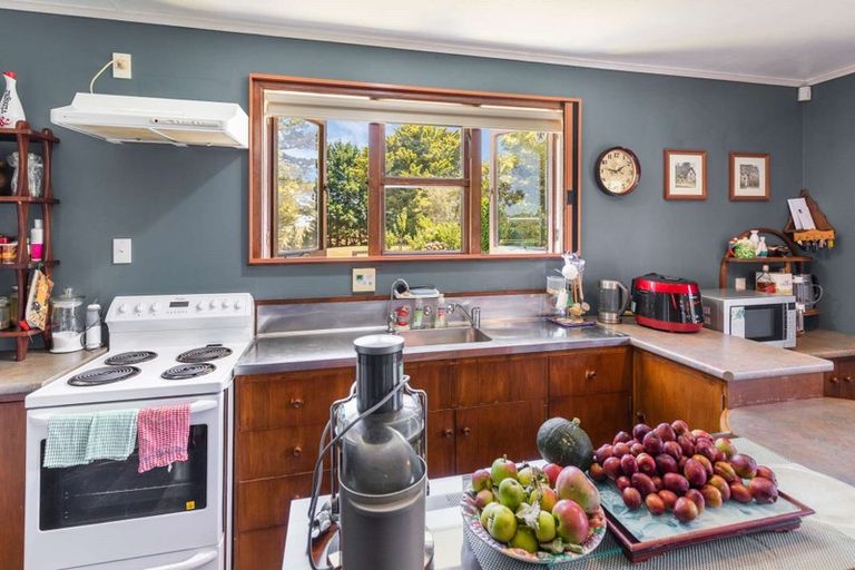 Photo of property in 36 Pukepapa Road, Marton, 4710