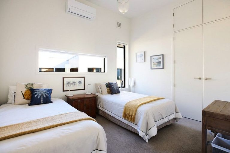 Photo of property in 1 Fourth Avenue, Tauranga, 3110