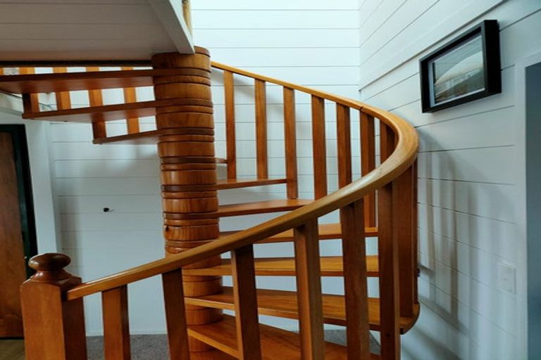 Photo of property in 71 Heta Road, Highlands Park, New Plymouth, 4312