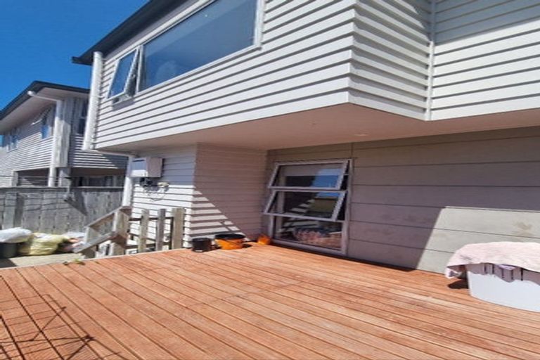 Photo of property in 4/113d Moorefield Road, Johnsonville, Wellington, 6037