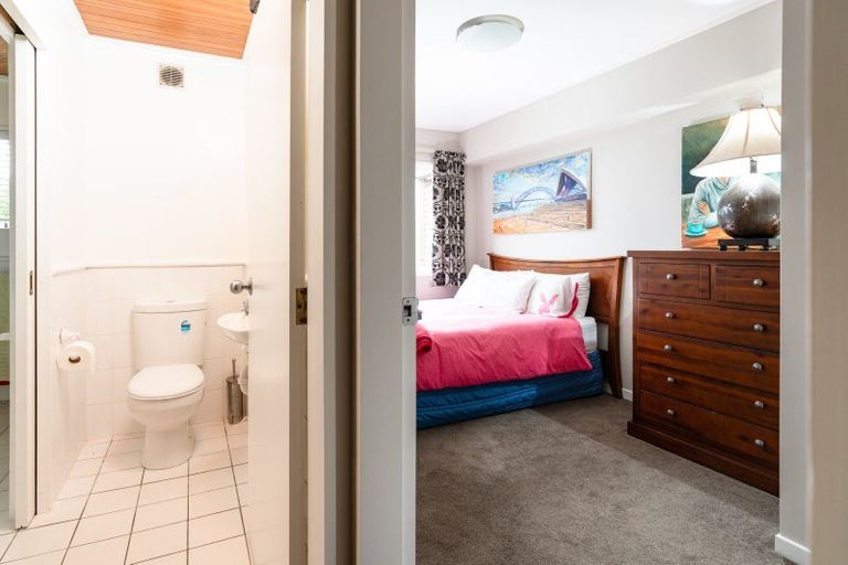 Photo of property in 28 Welland Place, Island Bay, Wellington, 6023