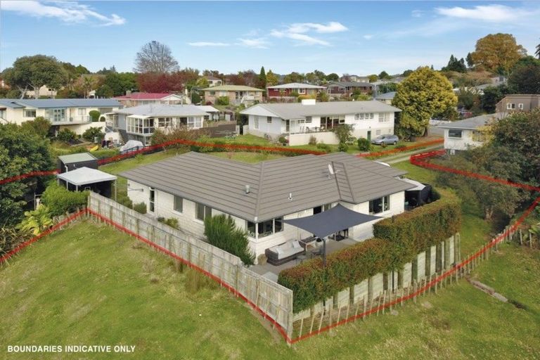 Photo of property in 8c Wiltshire Place, Te Puke, 3119