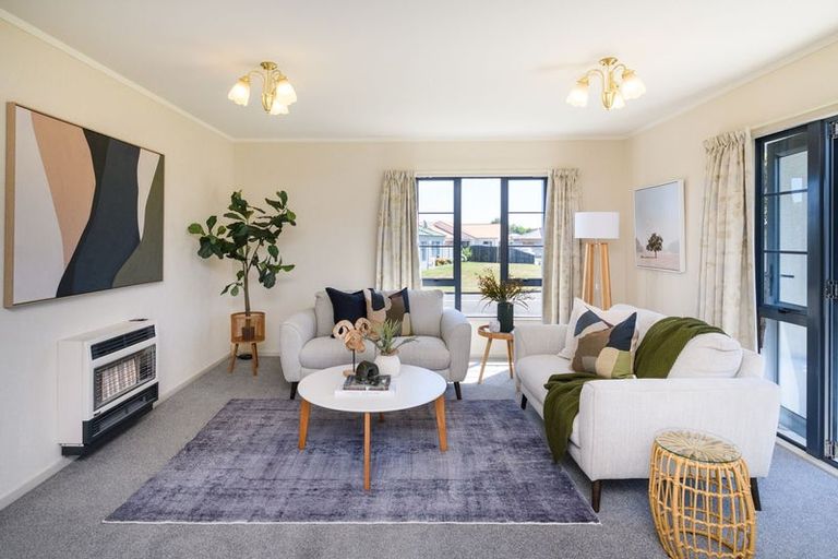 Photo of property in 1 Logan Place, Kelvin Grove, Palmerston North, 4414