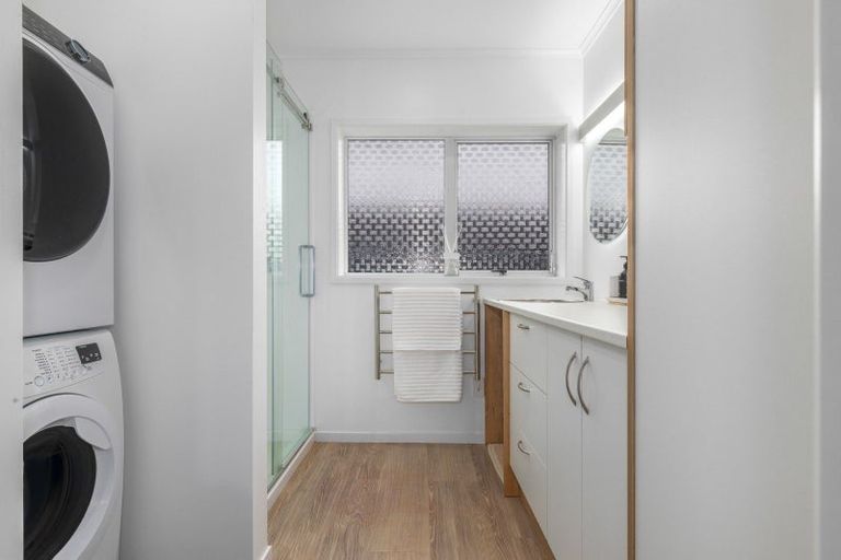 Photo of property in 23 Featherston Street, Levin, 5510