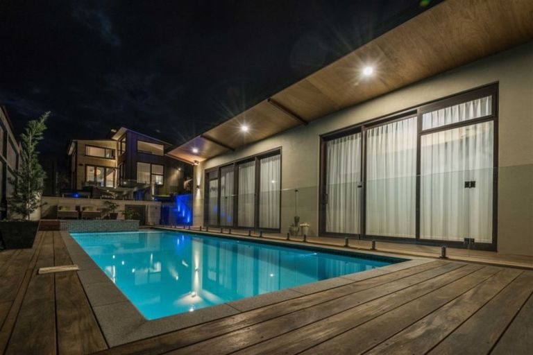 Photo of property in 18 Oceanview Road, Mount Maunganui, 3116