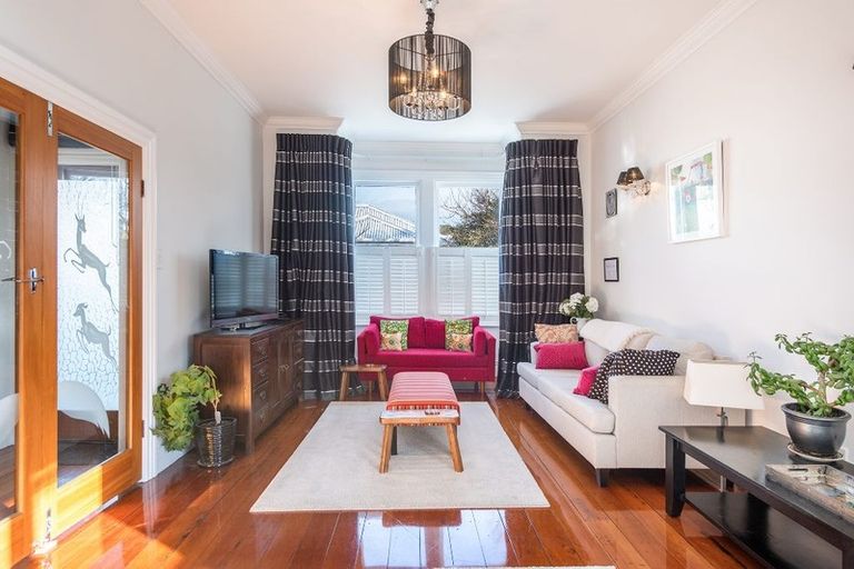 Photo of property in 16 Yale Road, Mount Cook, Wellington, 6021