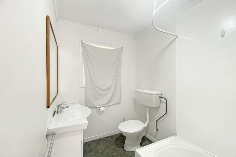 Photo of property in 99 Seabrook Avenue, New Lynn, Auckland, 0600