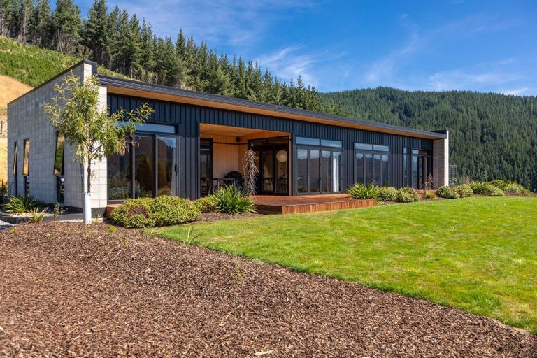 Photo of property in 1424 Queen Charlotte Drive, Linkwater, 7281