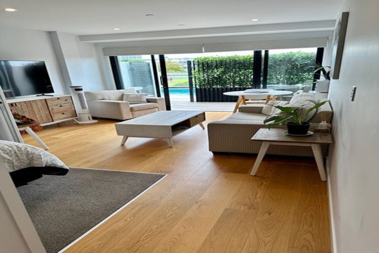 Photo of property in Frank Sargeson Apts, 6/74g Anzac Street, Takapuna, Auckland, 0622