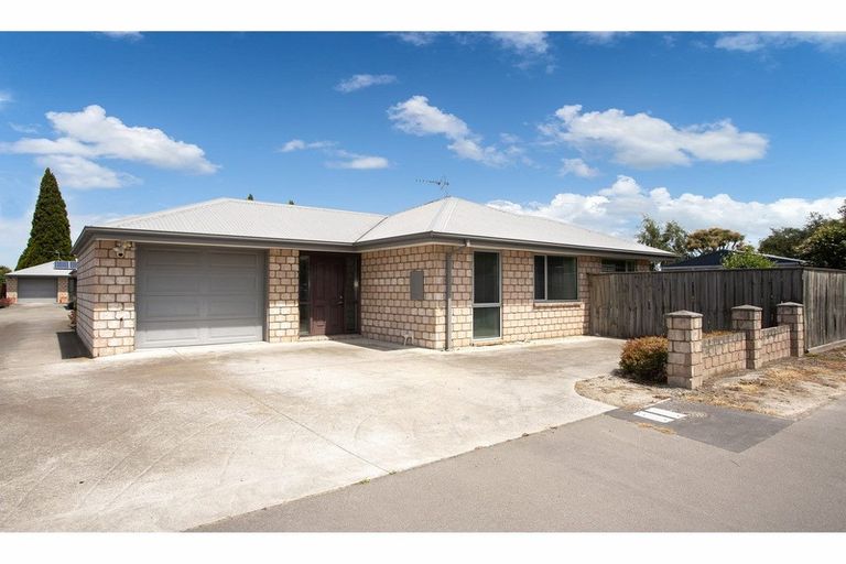 Photo of property in 1/335 Main South Road, Hornby, Christchurch, 8042