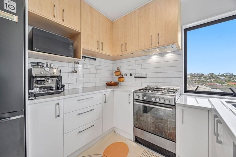 Photo of property in 13d Morton Avenue, Forrest Hill, Auckland, 0620