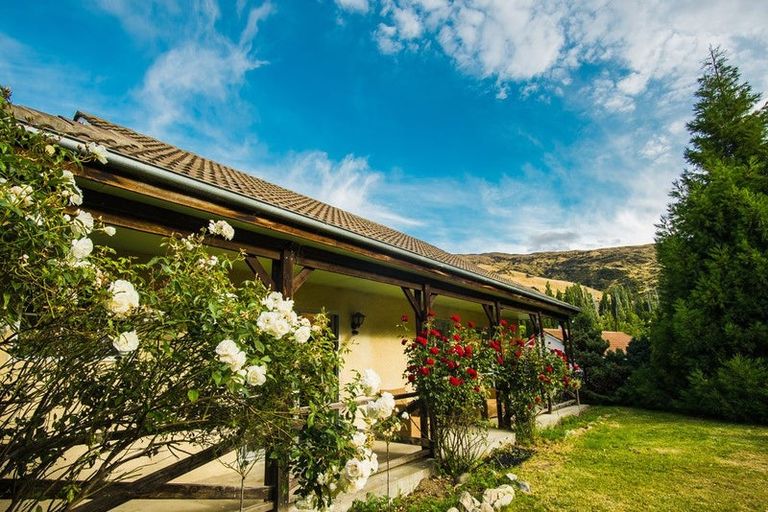 Photo of property in 2317 Cardrona Valley Road, Cardrona, Wanaka, 9382