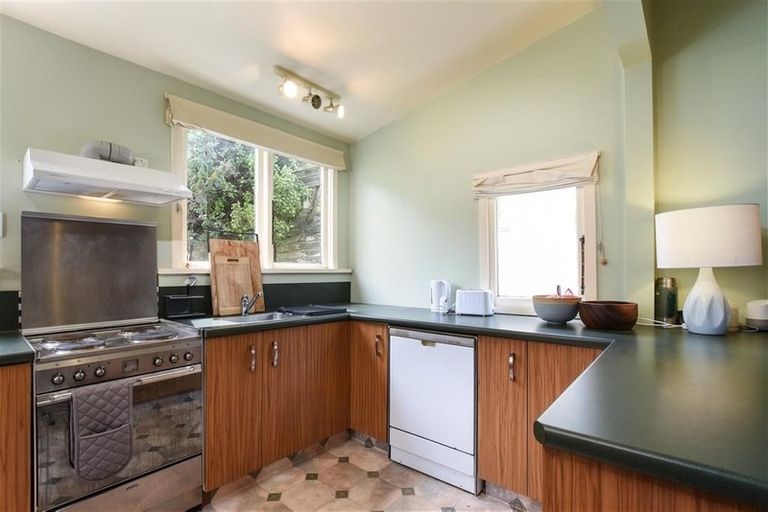 Photo of property in 22 Thomson Street, Lookout Point, Dunedin, 9011