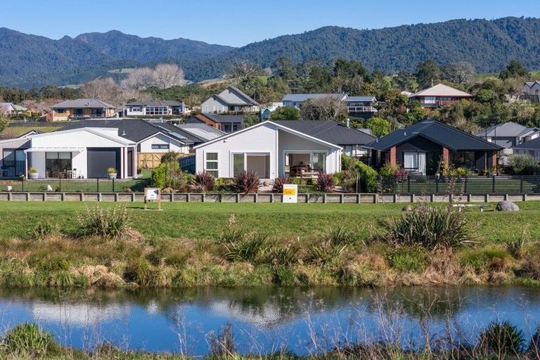 Photo of property in 5 Vesey Drive, Katikati, 3129