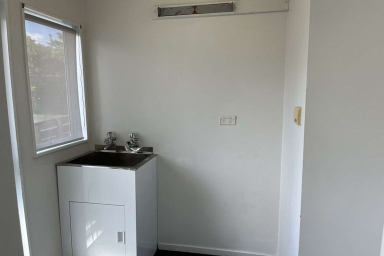 Photo of property in 1/30 Candia Road, Swanson, Auckland, 0614