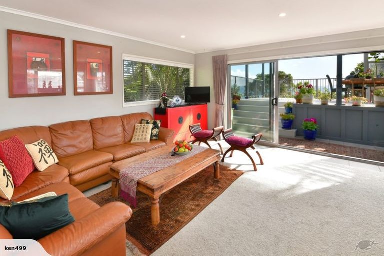 Photo of property in 112a Pacific Parade, Army Bay, Whangaparaoa, 0930