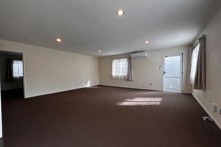 Photo of property in 265 Te Atatu Road, Te Atatu South, Auckland, 0610