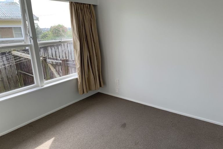 Photo of property in 2/6 Stanley Road, Glenfield, Auckland, 0629