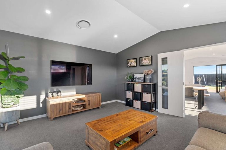 Photo of property in 11 Chris Drive, Rolleston, 7614