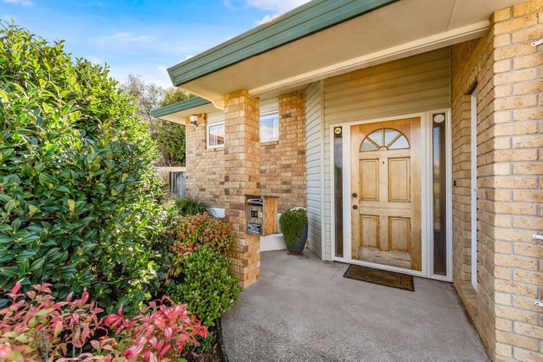 Photo of property in 16 Palmgreen Court, Stanmore Bay, Whangaparaoa, 0932