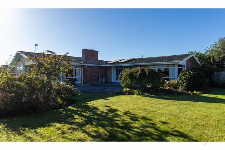 Photo of property in 1 Cashel Street, Waimate, 7924