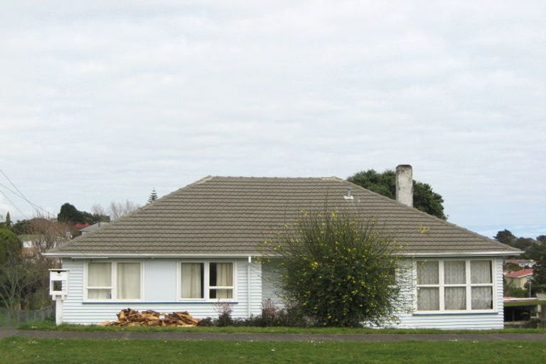 Photo of property in 79 Cook Street, Marfell, New Plymouth, 4310