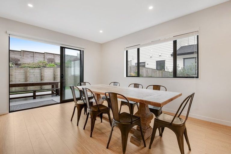 Photo of property in 7 Manawanui Way, Orewa, 0931