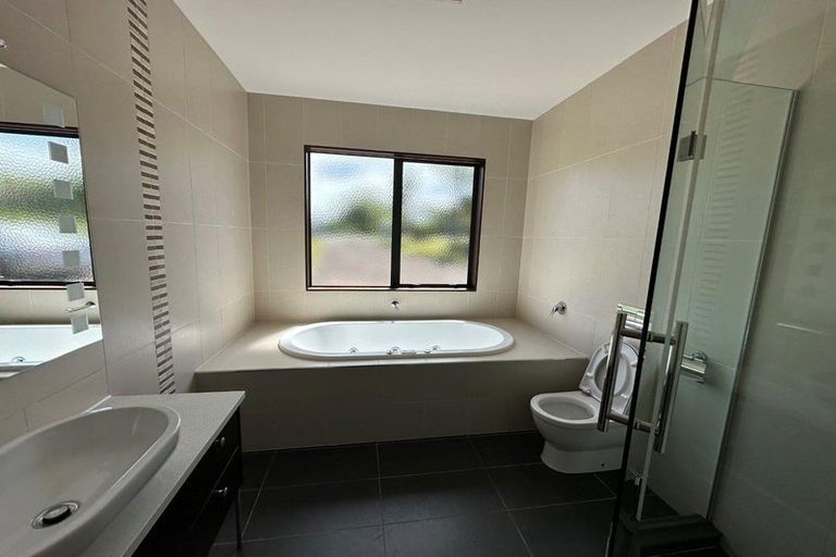 Photo of property in 11 Whiteways Drive, Dairy Flat, Albany, 0792