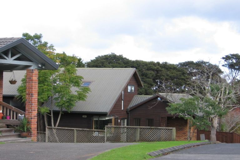 Photo of property in 20 Corokia Place, Totara Heights, Auckland, 2105