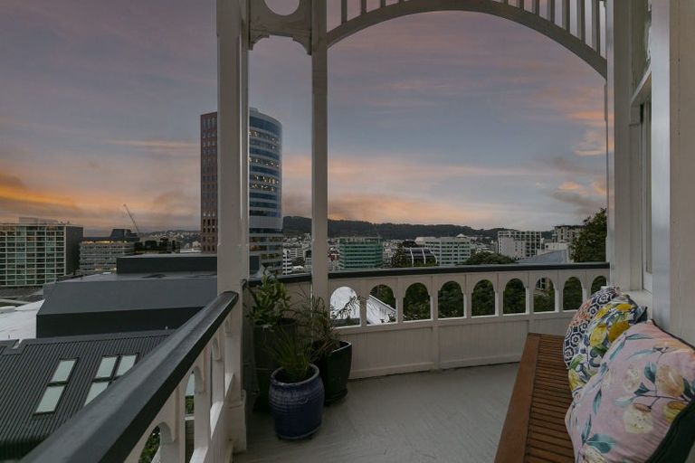 Photo of property in 2/219 The Terrace, Wellington Central, Wellington, 6011