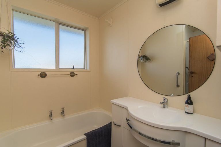 Photo of property in 16 Godley Place, Oceanview, Timaru, 7910