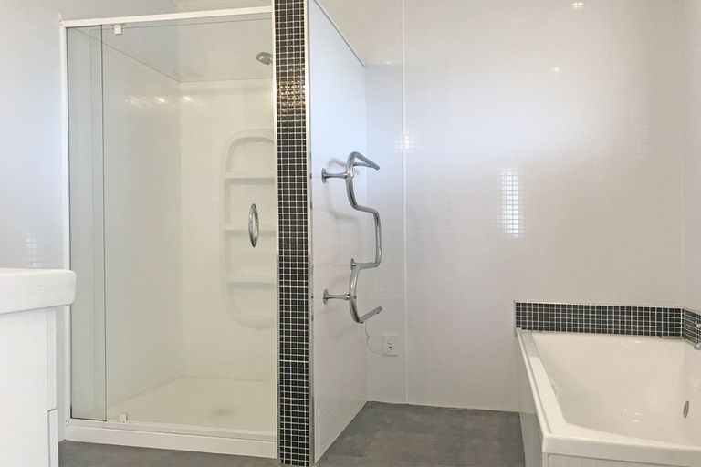 Photo of property in 10 Essex Street, Balclutha, 9230