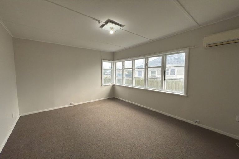 Photo of property in 31 Dickson Crescent, Hornby, Christchurch, 8042