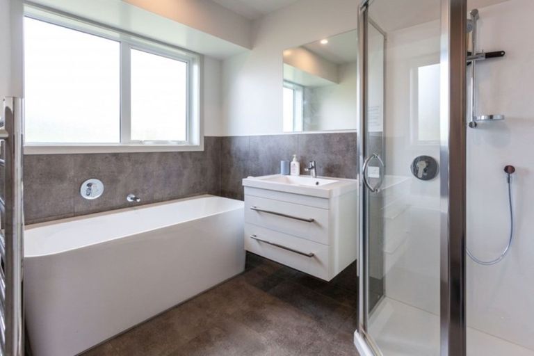 Photo of property in 37 Longreach Drive, Cooks Beach, Whitianga, 3591