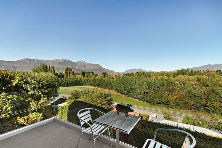 Photo of property in 11 Cotter Avenue, Arrowtown, 9302