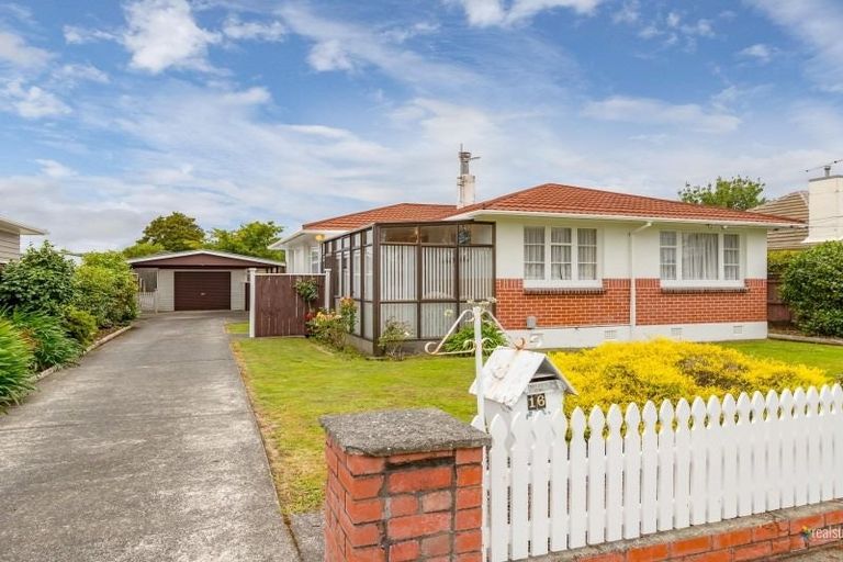 Photo of property in 16 Charles Street, Clouston Park, Upper Hutt, 5018